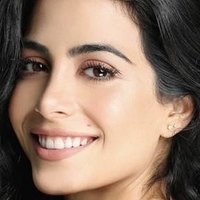 Emeraude Toubia Nøgen