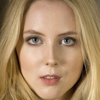 Emily McDonnell Nøgen