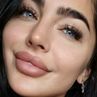 Emily Rinaudo Nøgen