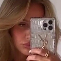 Emily Shak Nøgen