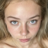 EmilyLaur / amibnw Nøgen