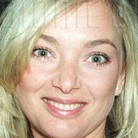 Emma Amos Nøgen