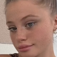 EmyGet Nøgen
