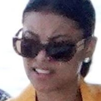 Eniko Hart Nøgen