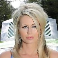 Ester Dee Nøgen