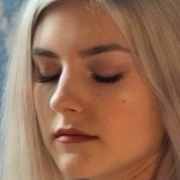 Eva Elfie Nøgen