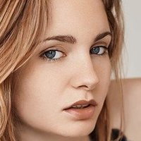 Evelyn Sommer Nøgen