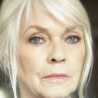 Flo Lawrence Nøgen