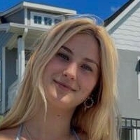 Hailey D Nøgen