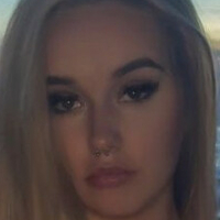Hailey F Nøgen