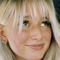 Hailey Felt Nøgen