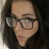 Holly Jackson Nøgen