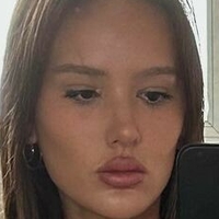 Holly Mueller Nøgen