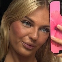 hollysvips Nøgen
