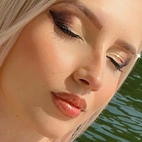 Isa Sudati Nøgen