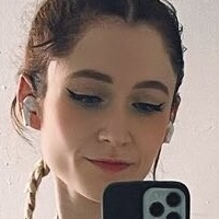 Janet Devlin Nøgen