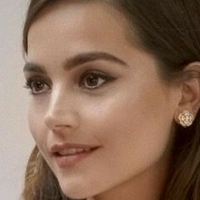 Jenna Louise Coleman Nøgen