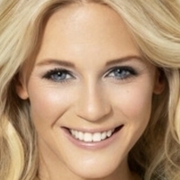Julia Lindholm Nøgen