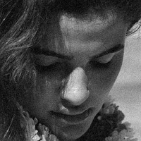 Julia Muniz Robinson Nøgen