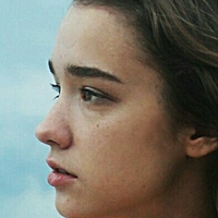 Juliahousekeeper Nøgen