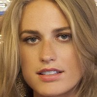 Julie Henderson Nøgen