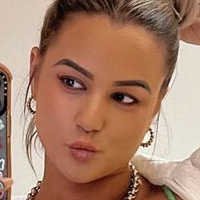 Karinaairby Nøgen