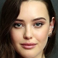 Katherine Langford Nøgen