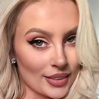 Kelly Nøgen