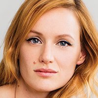 Kerry Bishé Nøgen