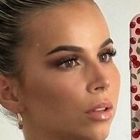 Kira Rodrigues Nøgen