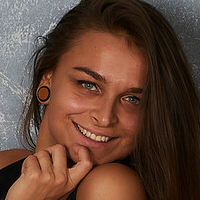 Kolozsi Rebeka Nøgen