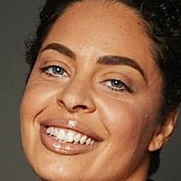Laila Petrone Nøgen