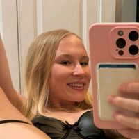 Lana Amara Nøgen