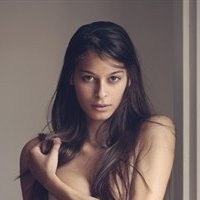 Lara Swiecicki Nøgen