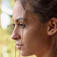 Larissa Flores Nøgen