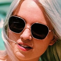 Larissa Zeeuwe Nøgen