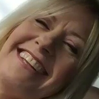 Laura Dotson Nøgen