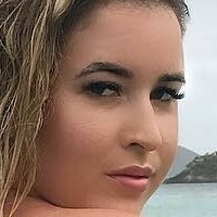 Lauren Sangster Nøgen