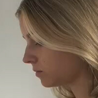 Lea Breuer Nøgen