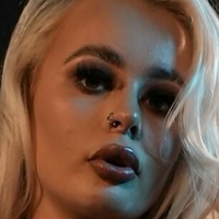 Liberty May Nøgen
