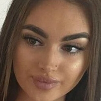 Lily Mascall Nøgen