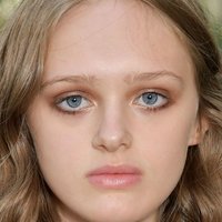 Lily Taieb Nøgen
