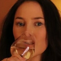 liridona Nøgen