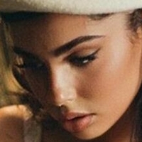 Liya Noga Nøgen