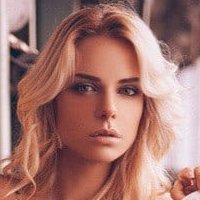 Liza Svistunova Nøgen
