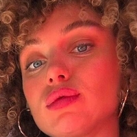 Loralio Nøgen
