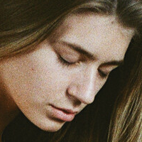 Lowkeekarlee Nøgen