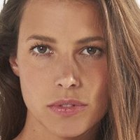 Lucy Bayet Nøgen