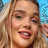 Lucy Dawson Nøgen
