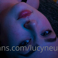 lucyneus Nøgen